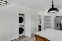 Brand new 5bed/6Bth pool w/76 ft of Dockage- 2 Homes Next Door Available as well