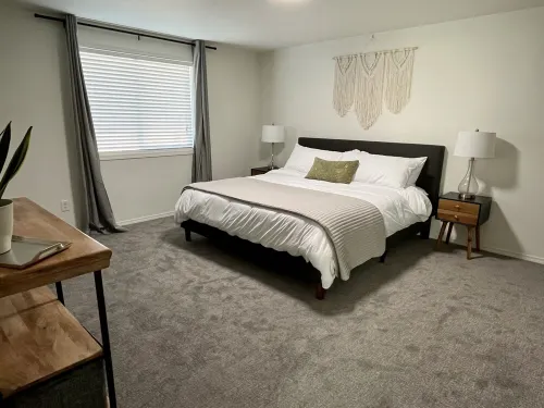 Sunlit Sage House - a peaceful retreat.  3 bed 2 bath bright & clean home