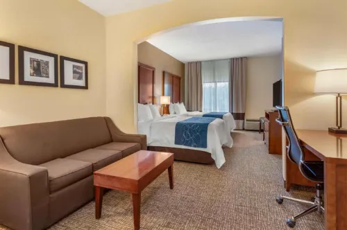 Holiday Inn Express & Suites Leesburg - Historic District Hotels in Loudoun County