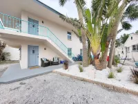 Cozy Coastal Getaway - 2 min Walk to Beach & Village, Shops & Restaurants