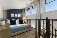 Back to School Special/Private Beach Access/Pool/ 9Min to St.Andrew/East End PCB
