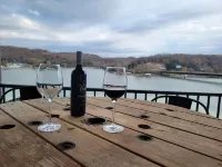 Year Round Relaxation with Beautiful Lake View for Creating Great Memories!