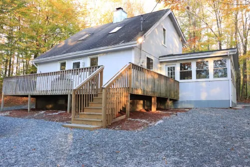 Cozy Poconos Cabin Getaway Kalahari & Great Wolf Lodge, Casinos,& Ski Resorts