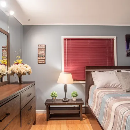 Amenity-Rich Fun Cabin~HotTub*GameRm*20-min to Ski