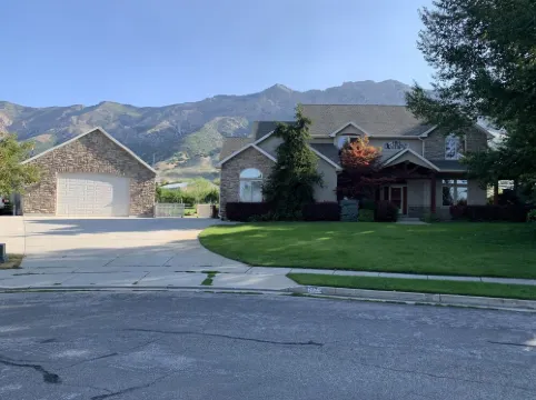 High Adventure base - Hike, Bike, Ski, Water Sports, Fishing Gorgeous fall color Hotels in North Ogden