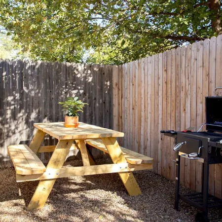 Five Star/ 2Br-!BA / Downtown/ Pet Friendly/ Super Clean/ Hike Palo Duro Canyon