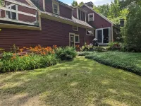Sprawling Riverbend Farmhouse Close to Mountains with Hot Tub Hotel a Andover