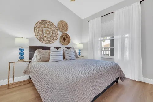 Lovely, Completely Renovated 5 Star Two Bedroom Condo Close to the Beach
