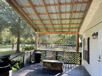 Cave Divers Spring Escape, Sleeps 8+, Relaxing Patio, Fire Pit, Spacious Kitchen