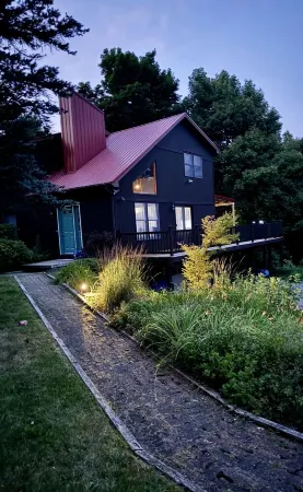Private Cottage minutes from Moraine State Park and McConnell's Mill State Park.
