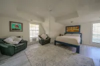 Camp Dularge DeLight Sleeps 8 Dulac & Houma by Falgout Marina