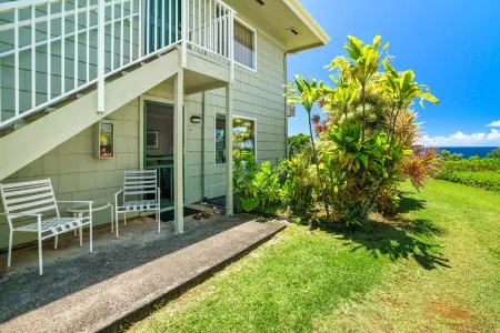PRIVATE CORNER UNIT WITH SPECTACULAR OCEAN FRONT VIEWS