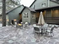 Luxury vacation home on 5 acres, 6BR, 4 BA