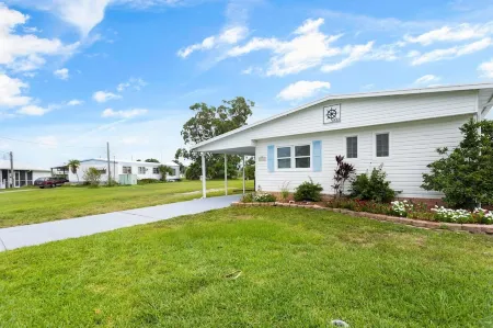 Nautical Haven 175 FT Private Waterfront/Dock/4 Kayaks/5 Min 4 Groceries