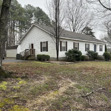 Cozy 3 bedroom lake cottage