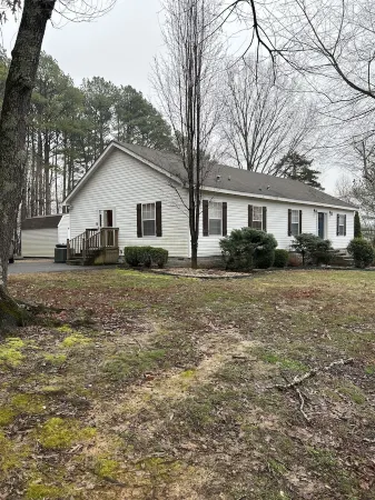 Cozy 3 bedroom lake cottage