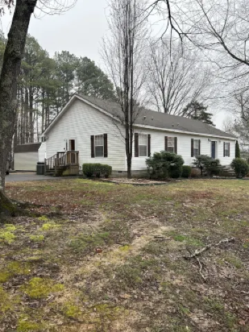 Cozy 3 bedroom lake cottage