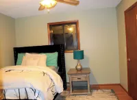 Cozy Poconos Cabin Getaway Kalahari & Great Wolf Lodge, Casinos,& Ski Resorts