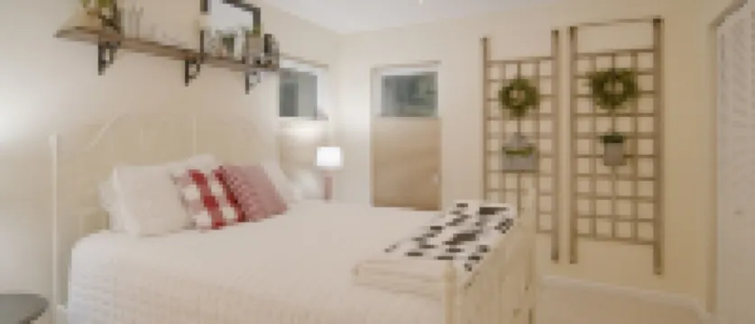 Perfectly Located Mountain Cabin with Breathtaking, Long Range Views!