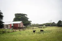 Farm House Accommodation Northern end of the Bay of Fires 5 mins from Mt Willian