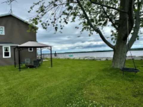 Enjoy 110' of Waterfront w/ Water Toys at Sandy Bottom Bay Beach House For 8!!