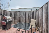 OB Cottage w outdoor patio / 3 min to the beach
