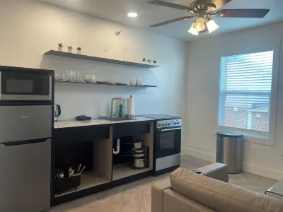 Clean Studio Walk to Old Market Hotels in 