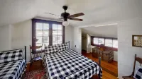 Historical cottage located in the heart of downtown (pet friendly) Hotels near Encore