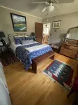 Cozy Mountain Retreat Adjoining Caesar’s Head State Park. Hotels near DuPont State Recreational Forest Visitor Center