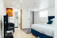 Modern 1-bedroom apartment+ jacuzzi 발두아즈 호텔