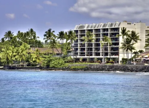 KONA DOWNTOWN DREAM OCEAN VIEW FREE PARKING NEW MEMORY FOAM MATTRESS ELEVATORS