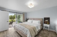 Splendid Lake View Villa with Heated Pool/Spa Near Disney