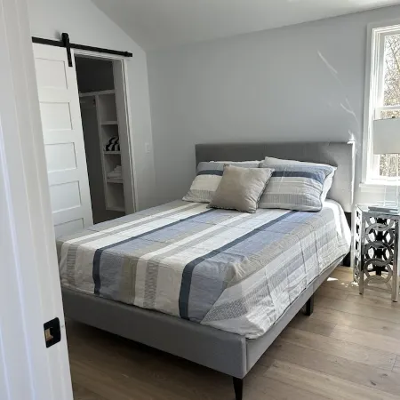 Brand New, Modern and Cozy 1 bedroom, 1 bath cottage! Secluded and convenient.
