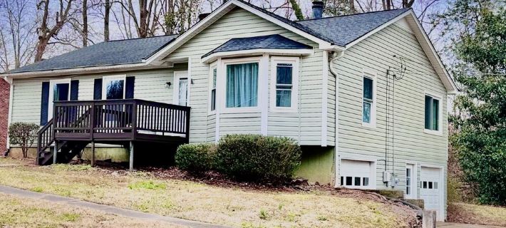 Modern Farmhouse with Garage Access Hotels in Randolph County