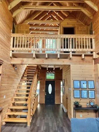 3 level cabin on Mt Mitchell golf course