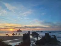 Panoramic View of the Ocean Luxury Home 2700 sq/ft 1 Level  Petfree High Ceiling Hotels in Bandon