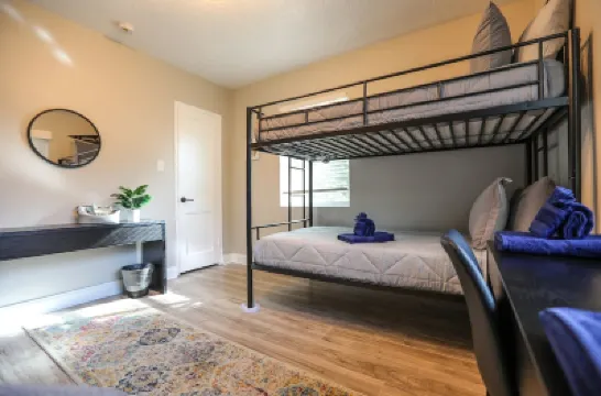 Modern City Haven with Expansive Back Deck and Yard – Sleeps 9 Hotels near Cummer Museum of Art & Gardens