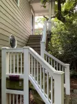 Garden 1BR Cottage off Devine St in Historic Columbia home