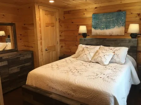 Lake Superior Log Home Retreat