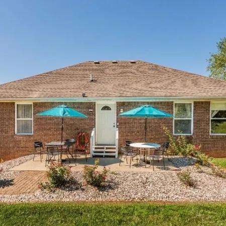 Exceptional 1 Story Home 3 Bd 2 Ba/3XL Beds Near Town on Bourbon Trail Garage