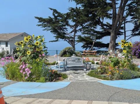 Sparkling Clean, Private & Quiet! Amazing Ocean Views [2]