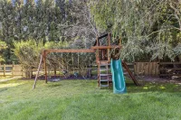 Gorgeously Renovated SH Village 5 bd w/ Large Pool