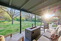 Three Oaks - Perfectly Designed Nature Escape!