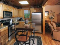 COOL COTTAGE AT 4800 FT  SLEEPS 8. GOOGLE MAP IS NOT CORRECT 10 MILES TO B ROCK