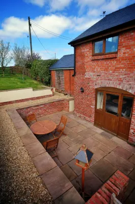 The Mill - Luxury barn conversion on two levels