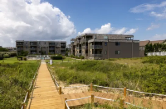 End Unit Oceanfront Condo 2 Min to Beach 1.5 if You Run That View Though!!!