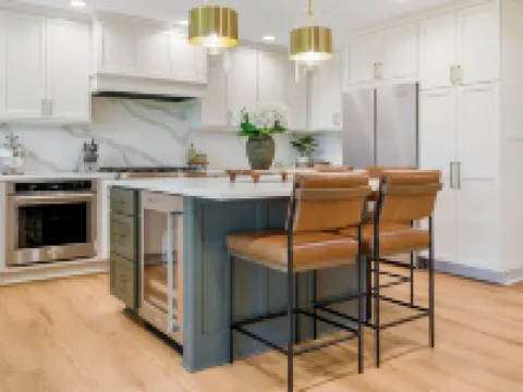 Beautiful Fully Remodeled House Located on Hazeltine National Golf Club. チャスカのホテル