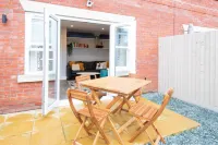 Stunning newly built harbourside 3-bed property-3 mins walk from beach and pier Hotels in Harwich