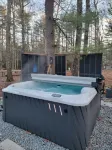 Modern Chalet with Hot Tub & Fire Pit at Lake Wallenpaupack