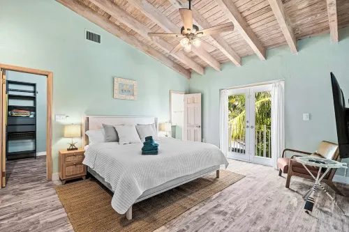 The Ideal Coastal Retreat: Beach/Casino/Marina